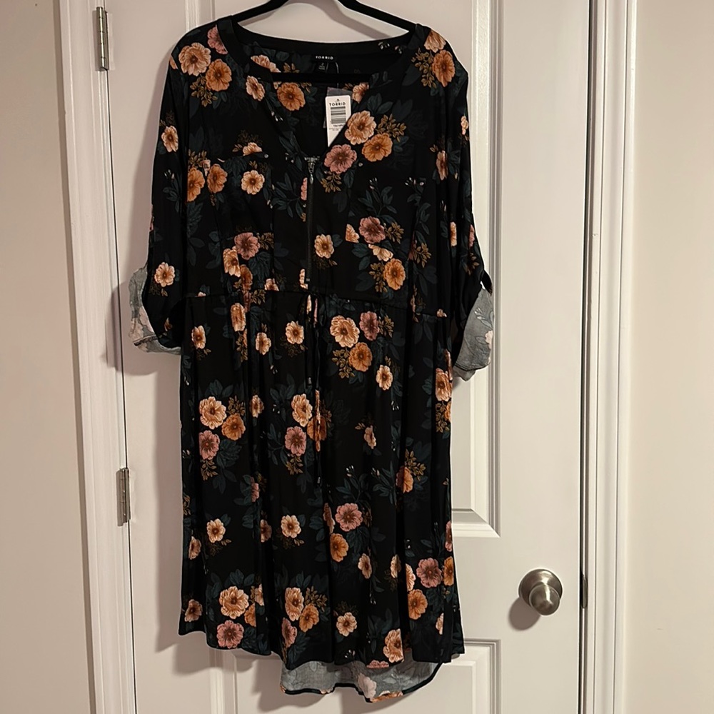 Torrid Dress Size 2(x) Floral Dark Green Drawstring Waist Knee Length NWT